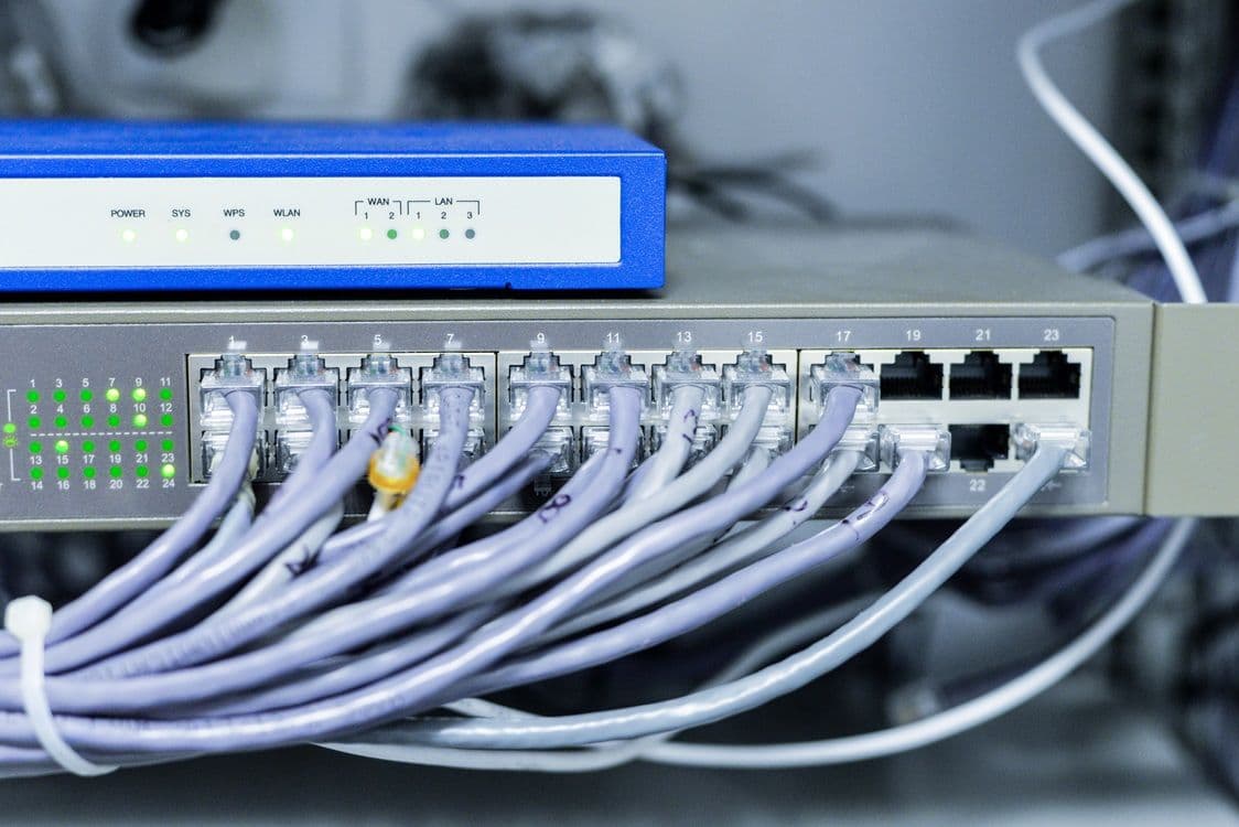 Perbedaan Switch dan Router dan Fungsinya