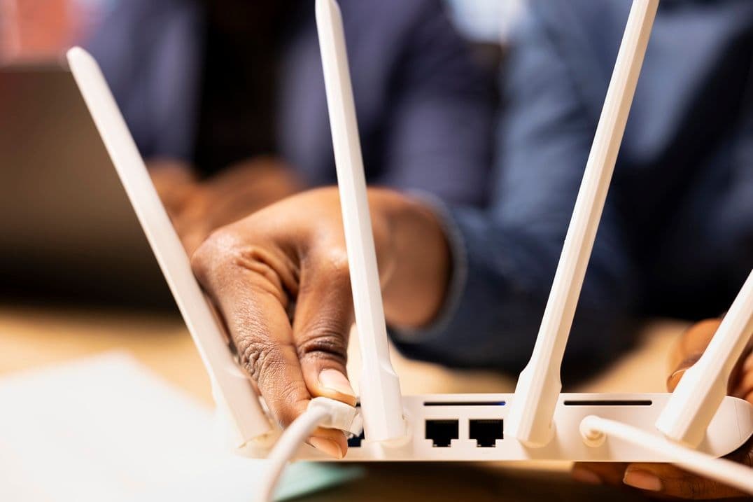 Perbedaan Hub dan Router untuk Pemula